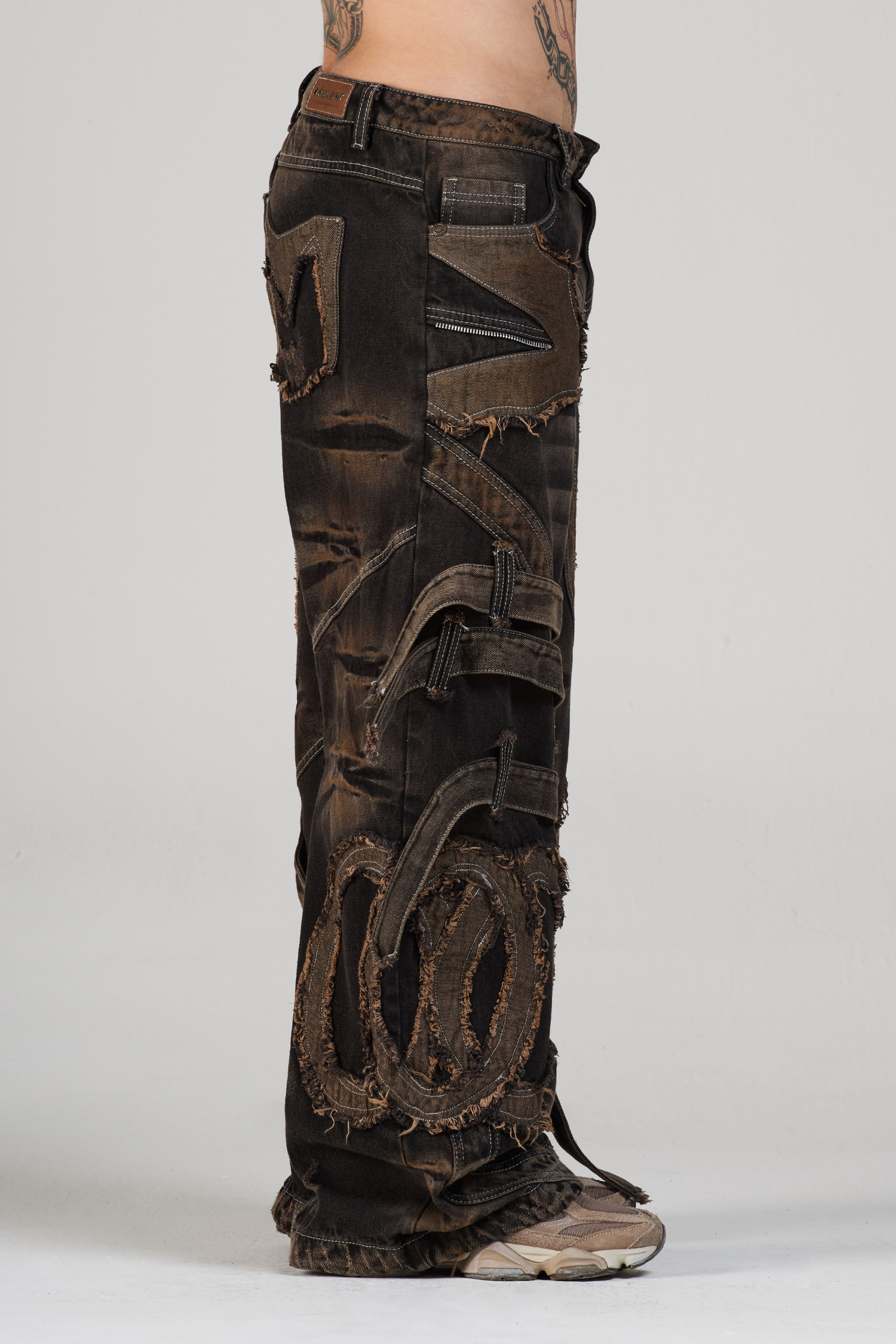 JEAN EMBLEM BLACK MEN