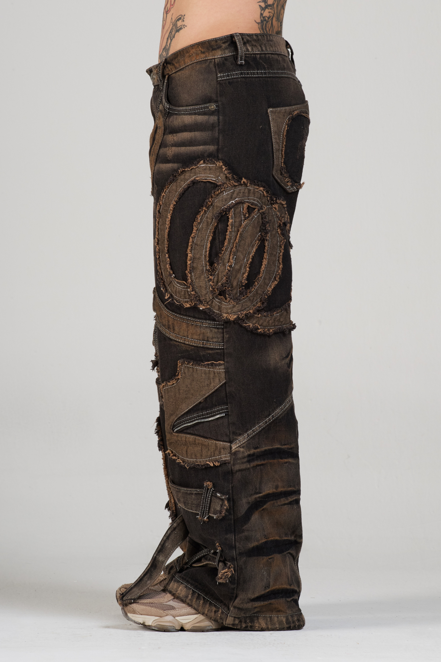 JEAN EMBLEM BLACK MEN