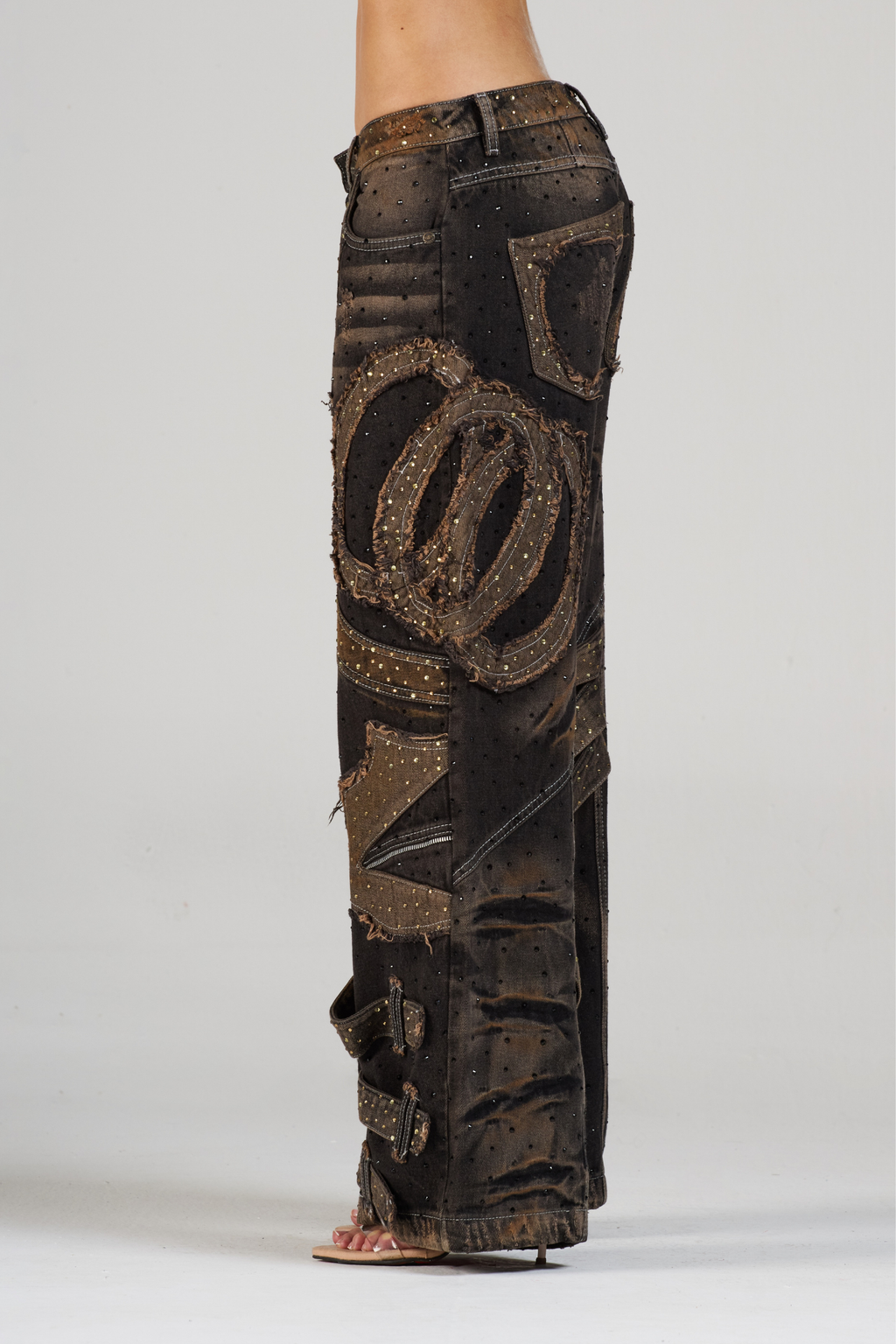 JEAN EMBLEM BLACK CON PEDRERÍA