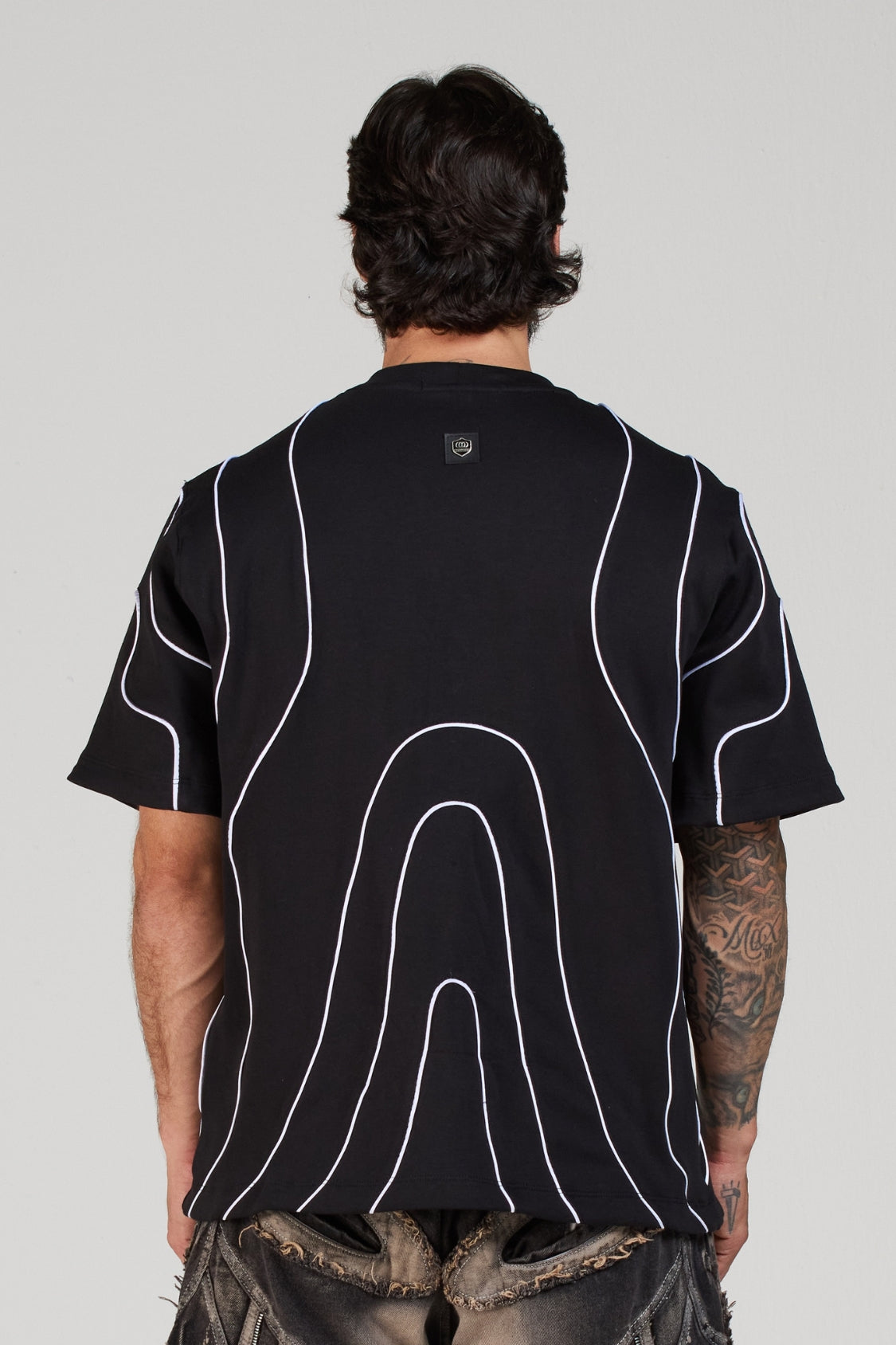 CAMISETA STRANGE NEGRA