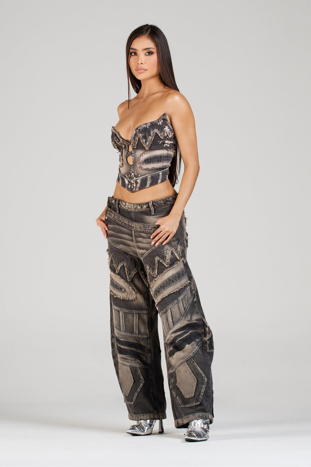 JEAN FACE COFEBLACK WOMAN