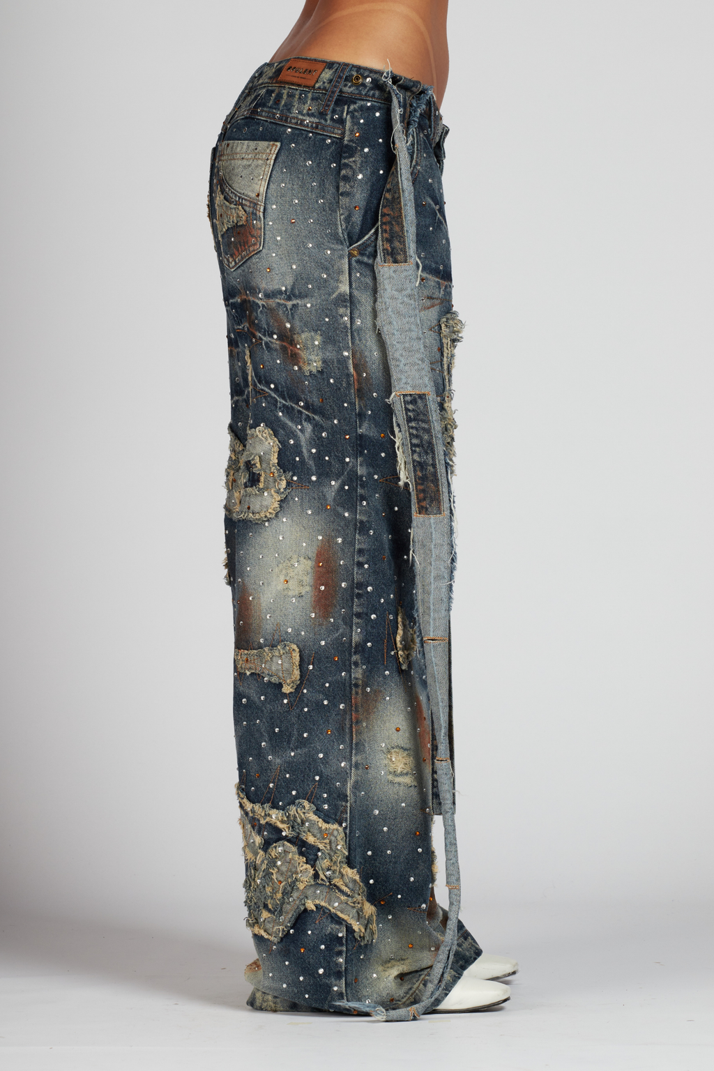 JEAN SPURS WOMAN CON PEDRERÍA