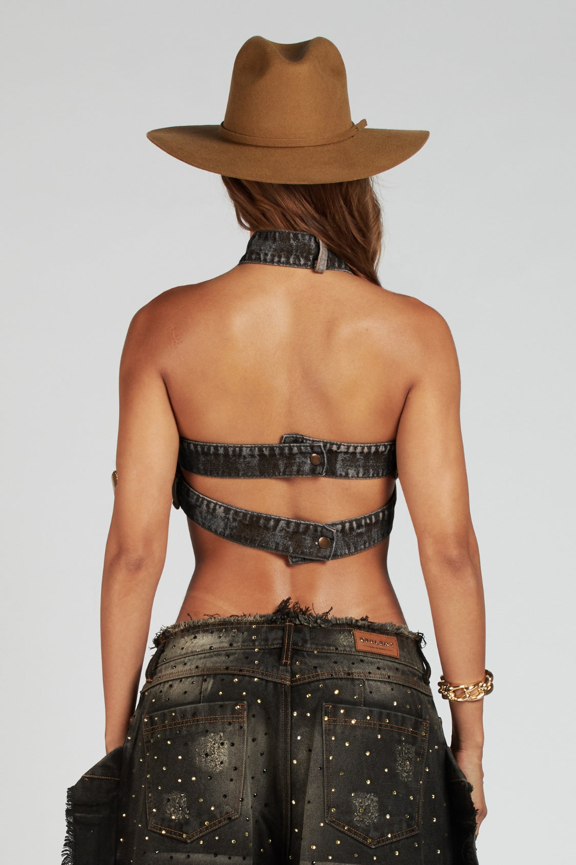 CROP TOP ARDENAS NEGRO