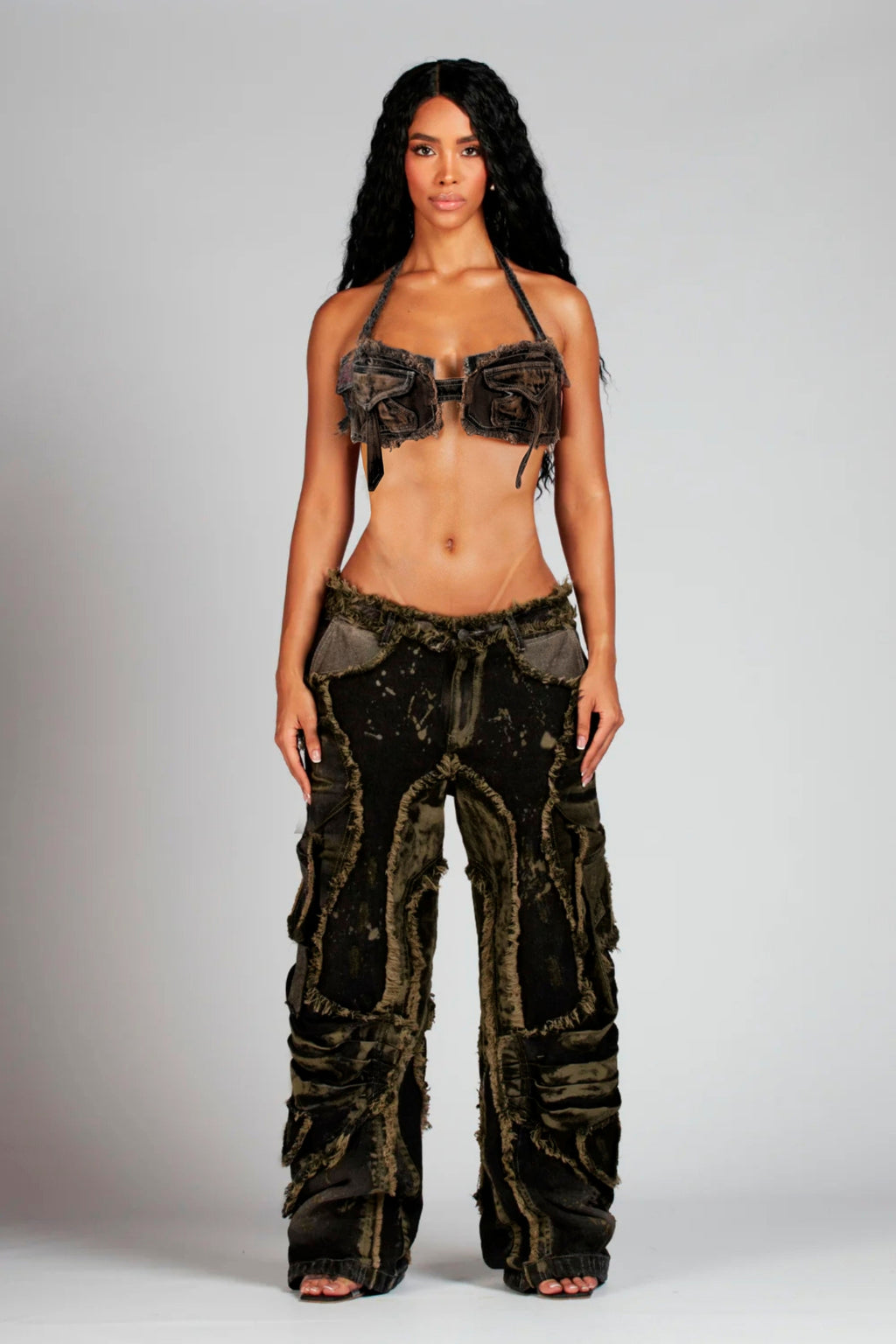 SET CROP TOP Y JEAN APPALUSEÉ NEGRO