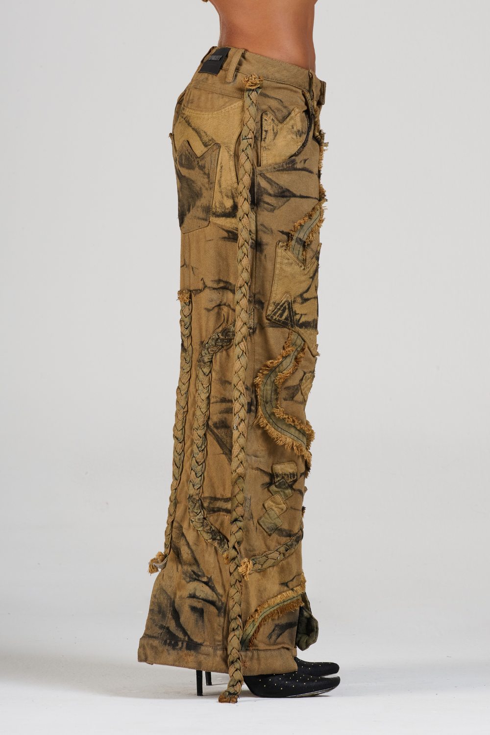 JEAN HELIOS WOMAN