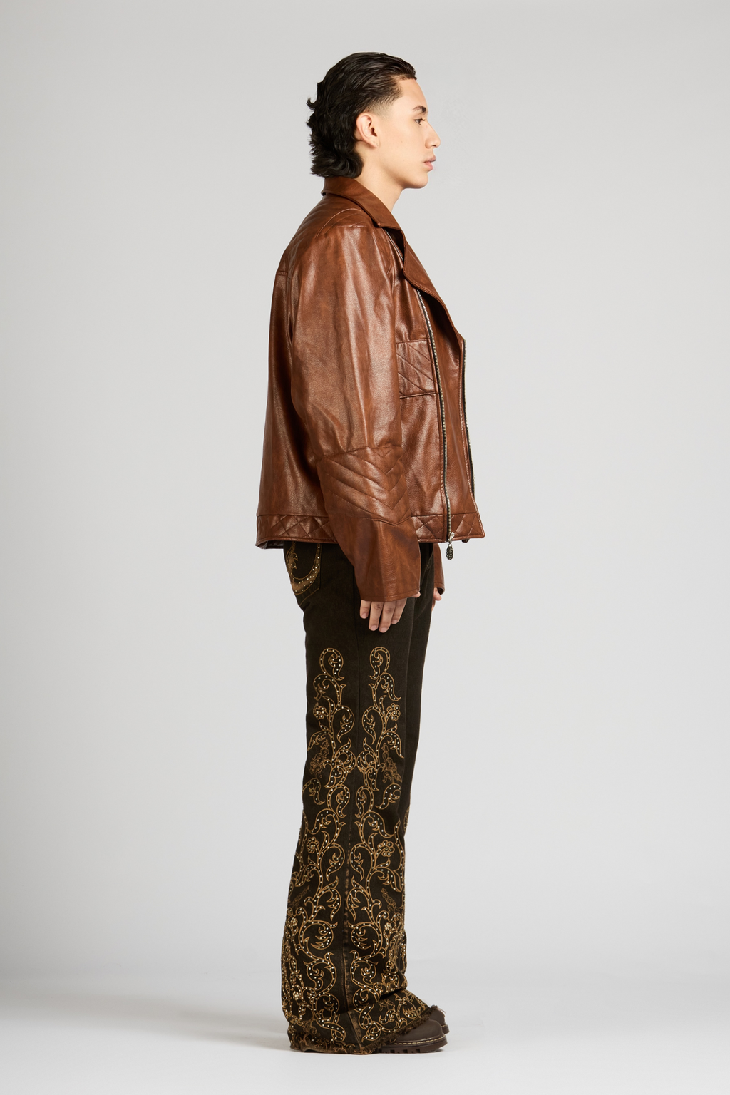 SET CHAQUETA Y JEAN POBLADO LUXE CON PEDRERÍA