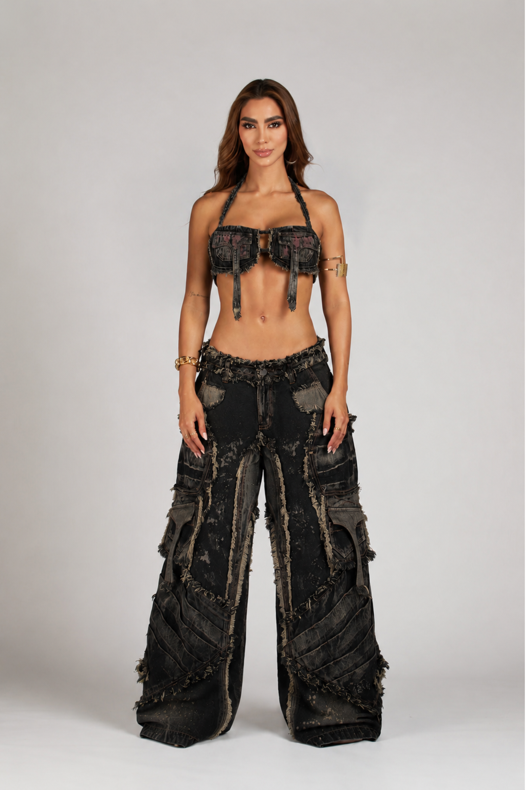 SET CROP TOP Y JEAN APPALUSEÉ NEGRO