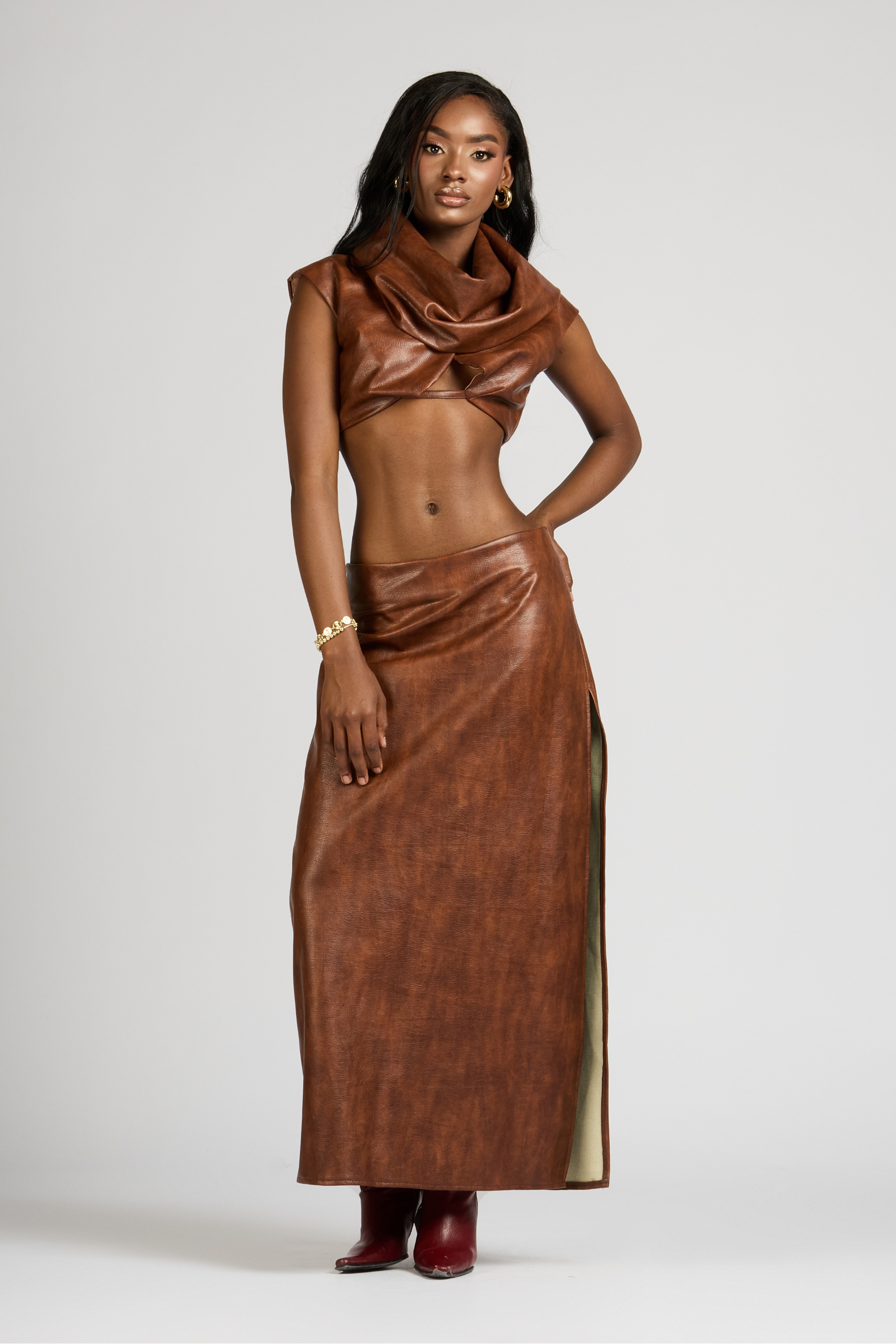 SET CROP Y FALDA CAPITAL COFFE