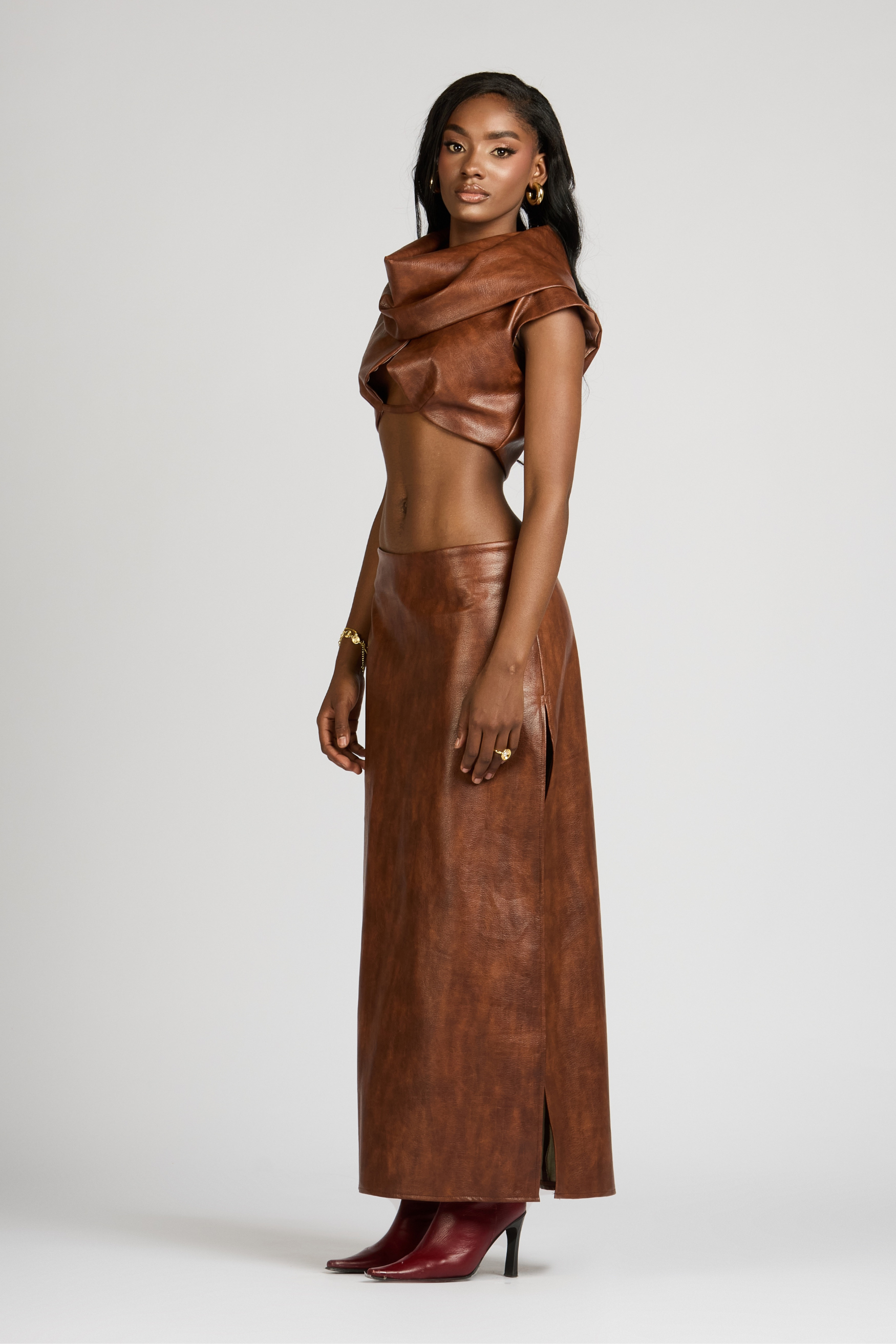 SET CROP Y FALDA CAPITAL COFFE