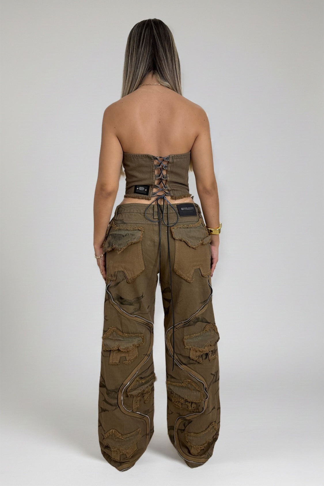 SET CORSÉ Y JEAN VIBRANIUM CAFÉ