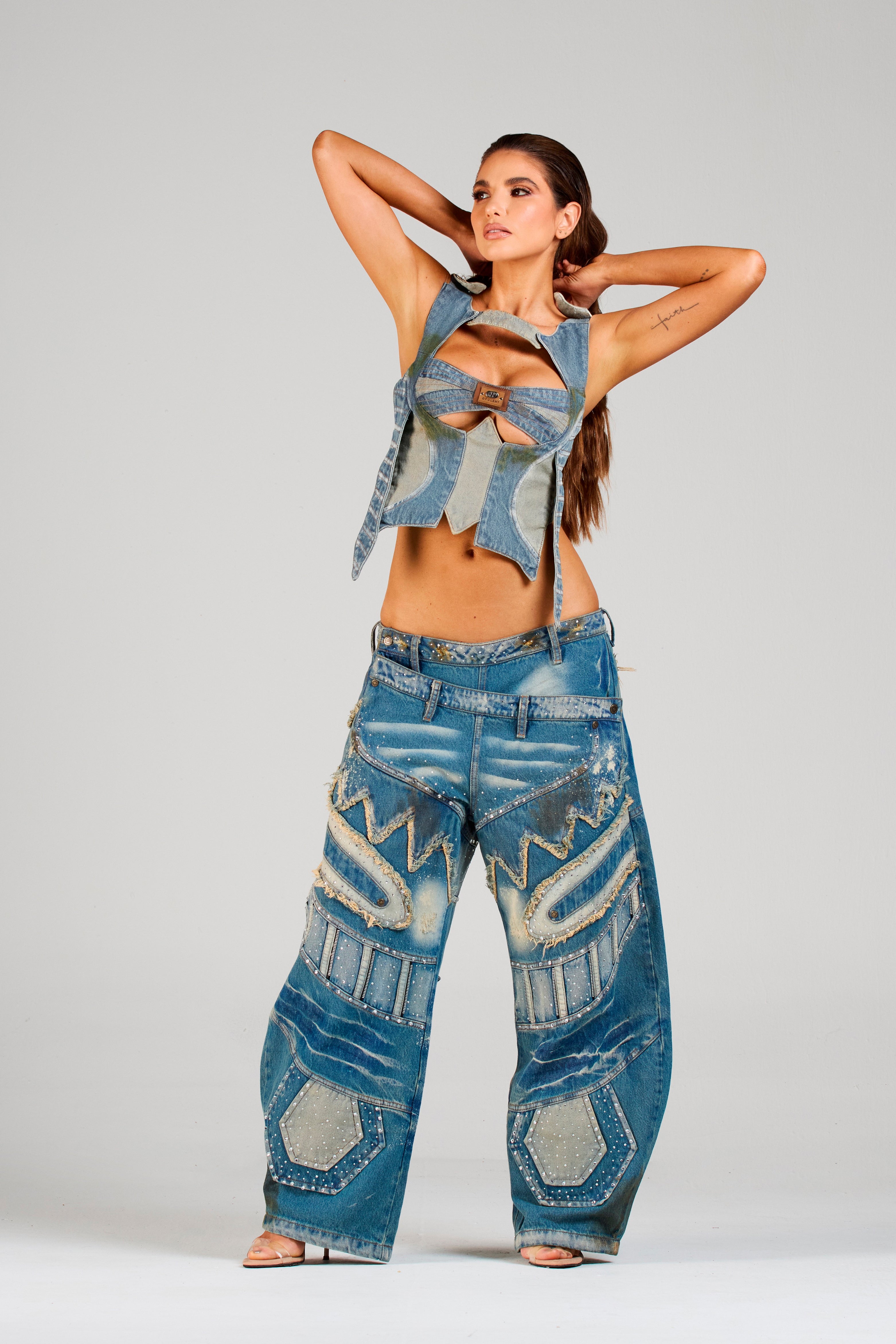 SET CORSÉ Y JEAN FACEBLUE CON PEDRERÍA
