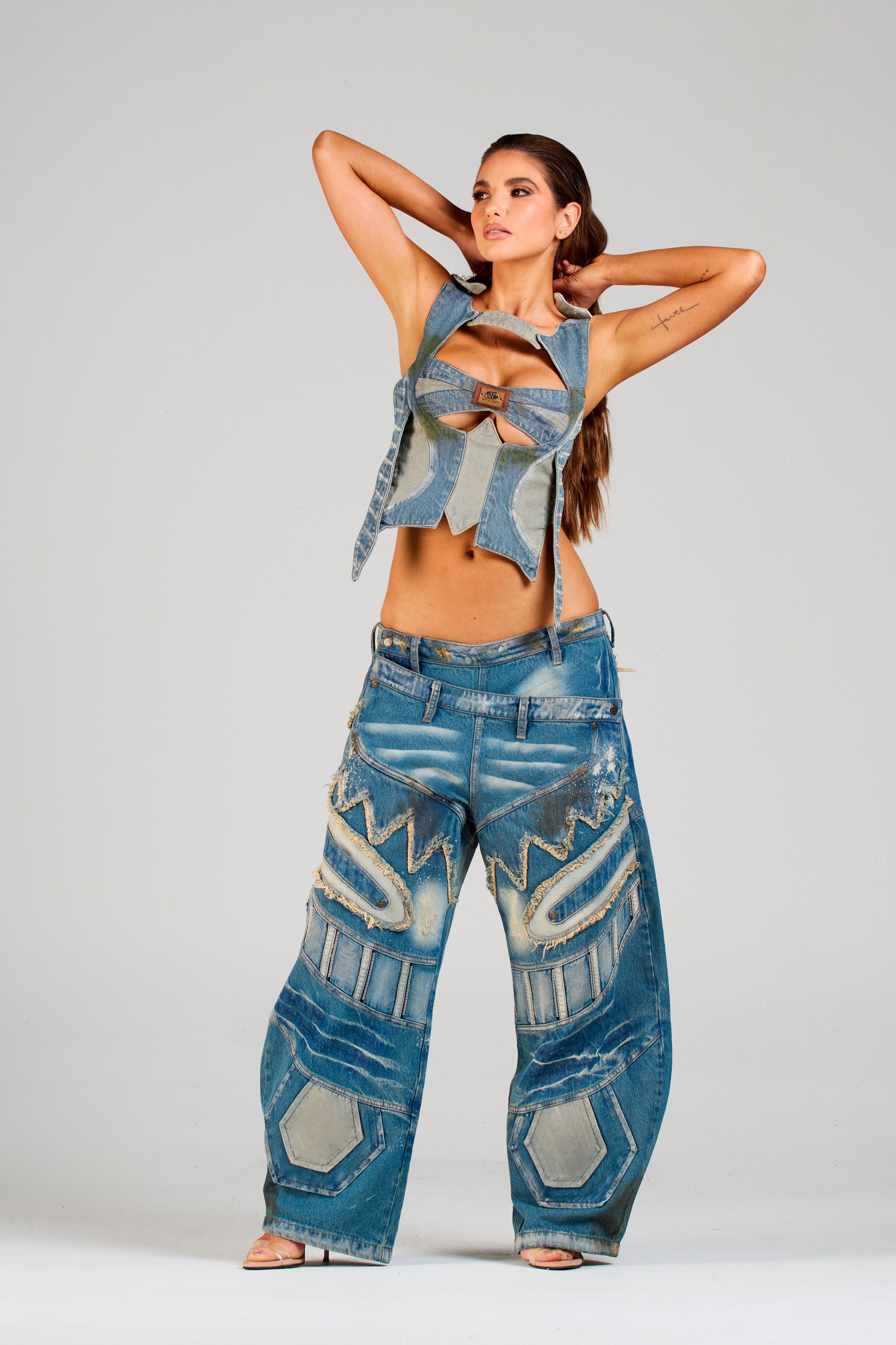 SET CORSÉ Y JEAN FACEBLUE